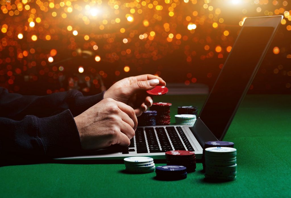 Your Favourite Casino Site Gamings in Your Pocket with QueenWin Mobile App